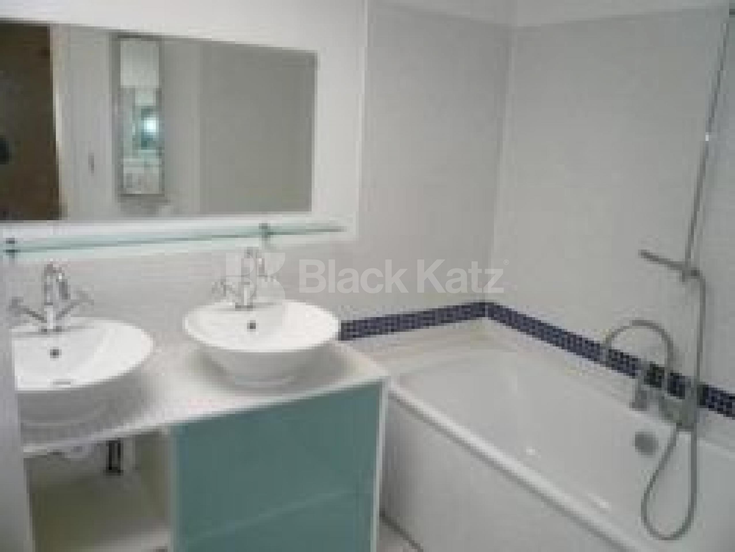 			GREAT LOCATION!!!, 3 Bedroom, 1 bath, 1 reception Flat			 Muswell Ave, MUSWELL HILL N10 N10